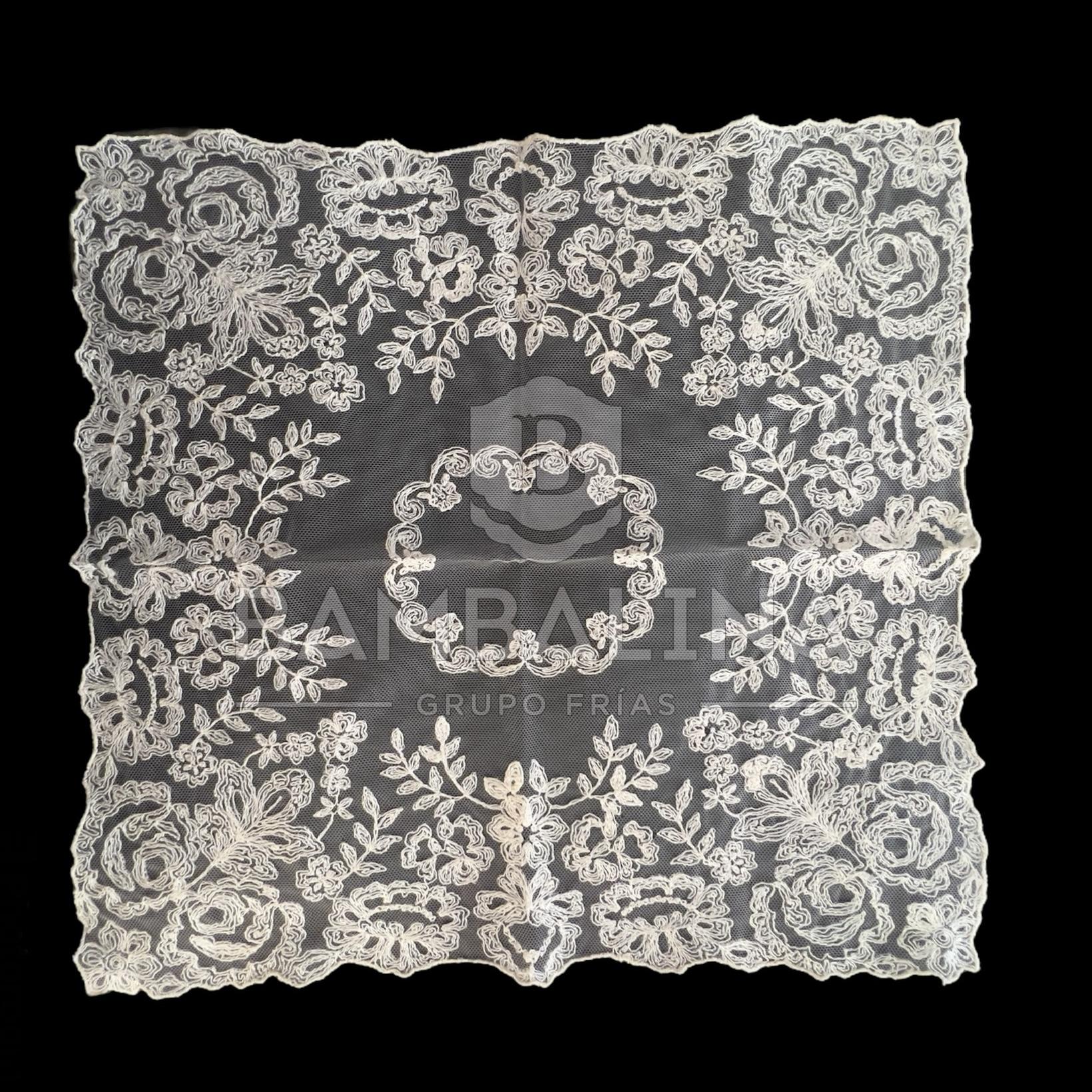 Pañuelo bordado